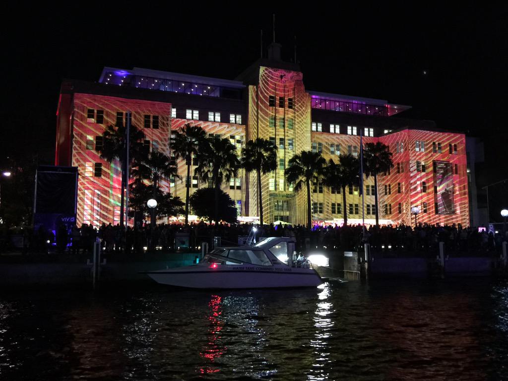 Santelli_Chong's tweet image. #vividsydney