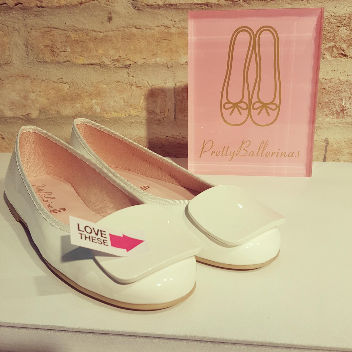 PrettySrbija's tweet photo. Pretty Ballerinas Kafica
#PrettyBallerinas #Kafica #Cipele #Baletanke #Beograd http://t.co/Vlc4AMofwG