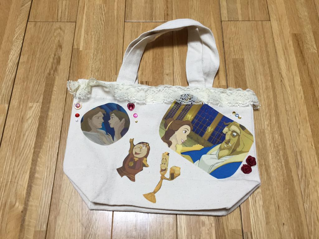 BGR_DISNEY's tweet image. 見てこれ！😍あえての加工なし！みんな大好きありぱんのハンドメイド作品💕ありぱんがね、雑〜って言ってたけどそんなこと全然ないの💟ほんとどこも丁寧で…トートの柄も最高だしブローチも最高！🎉✨✨

#るんふじコレクション 
#APmagic