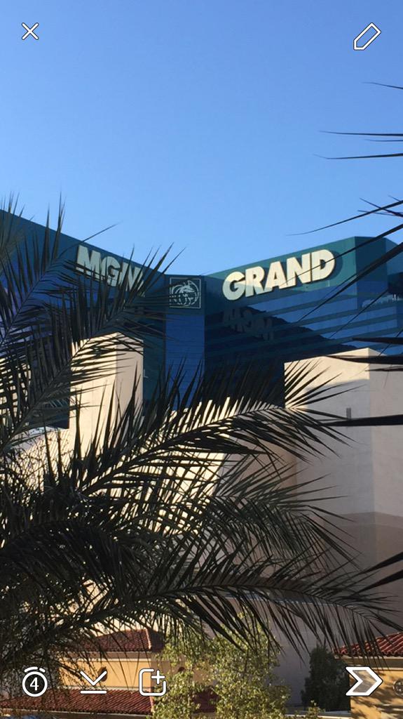 CodyCarp1994's tweet photo. One minute I'm at mill next thing I know I'm at the MGM http://t.co/N6FPDdKK4z