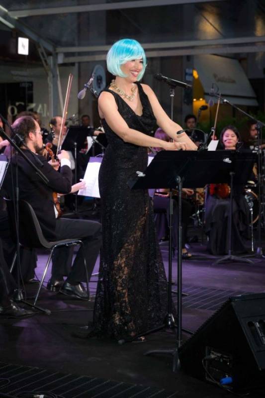 ValeSerrano_'s tweet photo. @ninazilli mai scontata...ieri sera flagship di Nespresso...#staysoul #NZ #nzcollections #FrasieFumoTour2015 LOVE http://t.co/lvL2UOIBWh