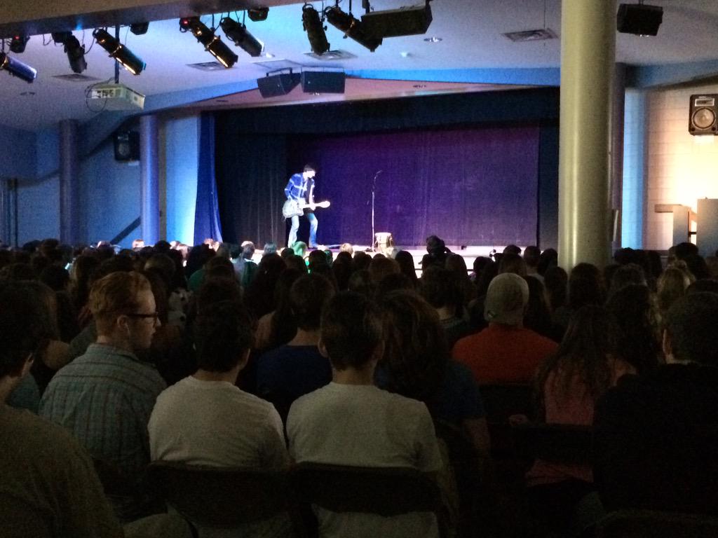 ryanlaird's tweet photo. Just had an amazing #BiggerThanThat! event at #BluefieldHigh in #PEI! Tune in to @cfcy at 4:30pm AST! http://t.co/JrikMpNZho