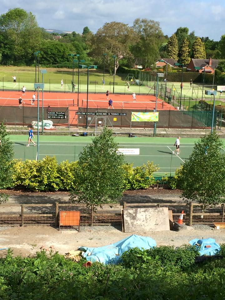 inspire2coach's tweet photo. Monday mornings @LudlowCastleTC , you can't get better than that at the start of a week. Full house! #InspiredTennis http://t.co/9I8RtrPjLw