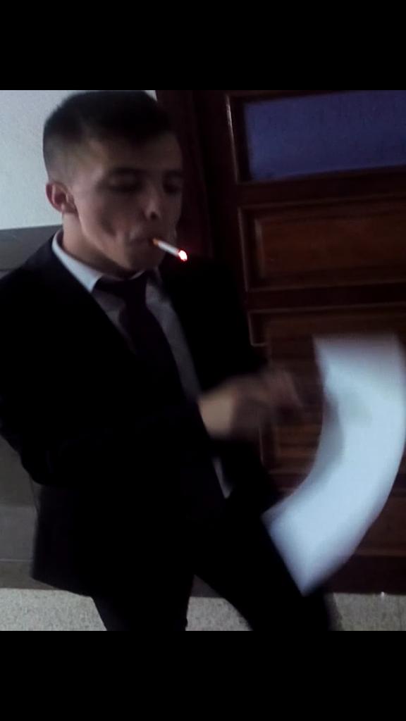 manjonxd's tweet photo. Antes de recoger las notas VS Despues de recoger las notas http://t.co/7K0iwUzZpp