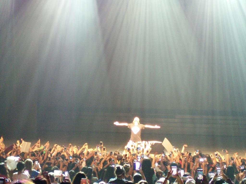 KaurSaloni's tweet photo. @IISuperwomanII @humblethepoet awesome show guys THANK YOU for your hardwork!!! #AT2UI #LillySinghTour #TeamSuperSG http://t.co/FU6mXLUsUg