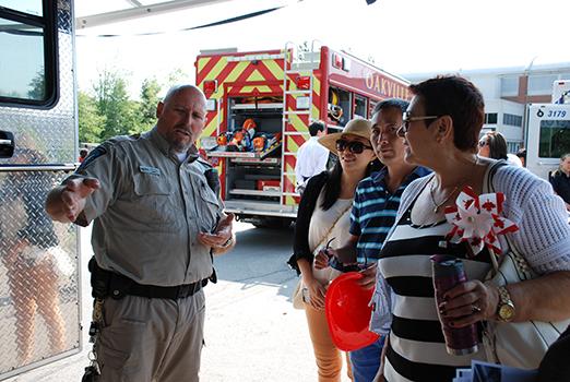 HaltonPolice's tweet photo. Halton Region Paramedic Services talk about their work as part of ESINC Day and #ParamedicWeek2015. ^jr http://t.co/fPu9Y1aeUq