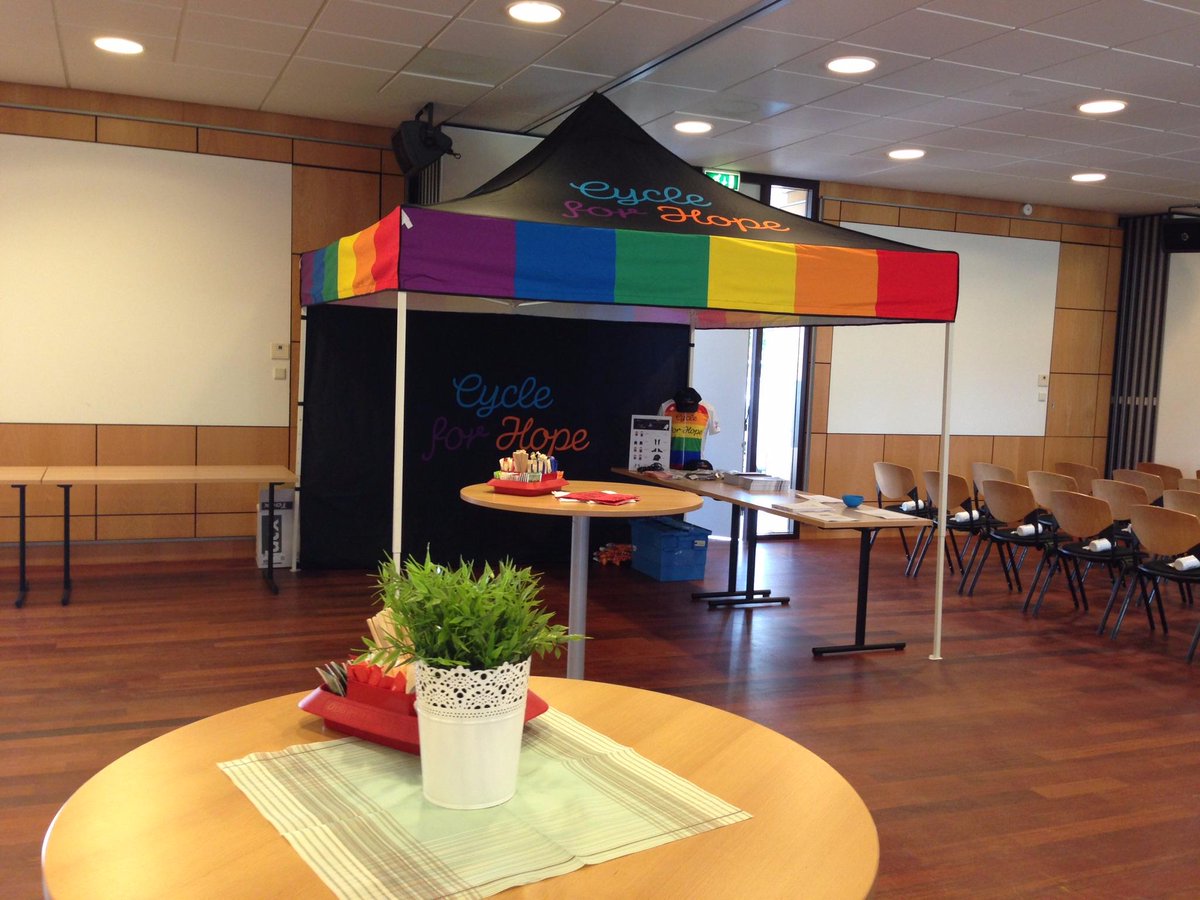 CycleforHopeNL's tweet image. Wij zijn klaar voor de bijeenkomst van vanavond! #cycleforhope #cfh2015 #rondjenederland