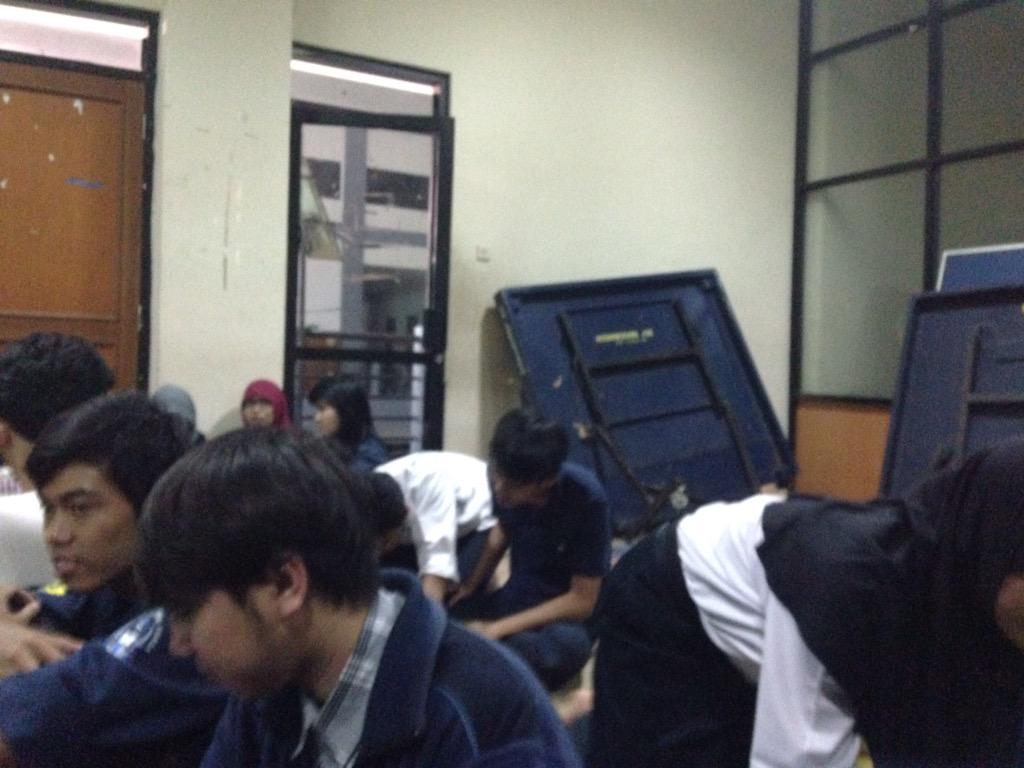 SWS_unitel's tweet photo. Suasana LPJ akhir taun kepengurusan SWS 2014-2015 http://t.co/00nYMtt4AN