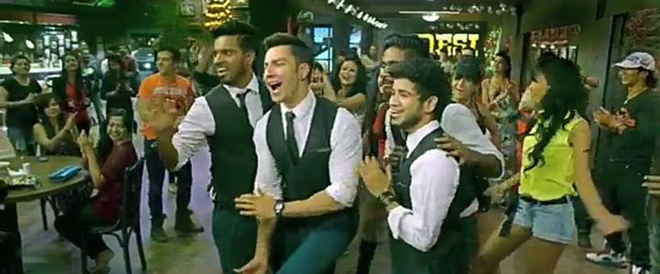Bella5Varun's tweet photo. awnnnn UR expresssionnnn VD <3 expressionn masterr :/ luvv uhhh <3 whyy r uu soo cuteee yawrr :D #expressionmaster <3 http://t.co/zslJs5yVXE