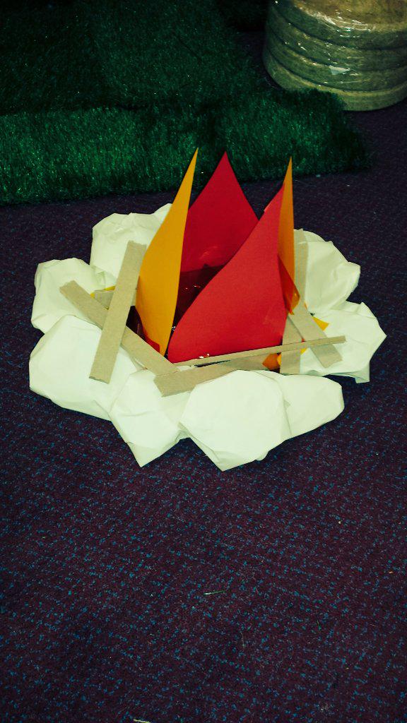 Mrs_Edington's tweet image. All ready for our new Stone Age topic 'Long, Long Ago' @Waterprimary #historygeek #StoneAge #readingcave