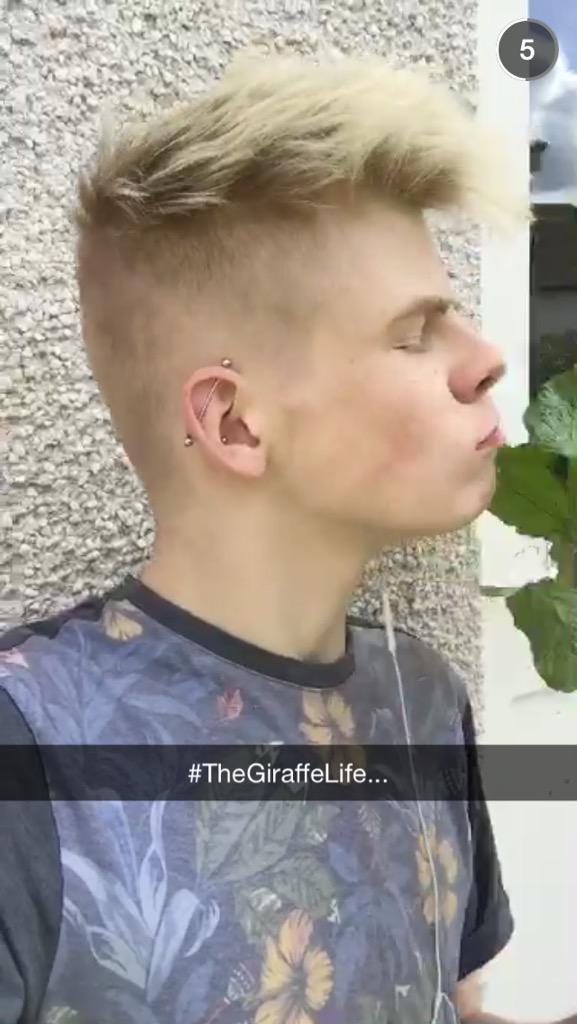 gobbygamage's tweet photo. Because why not?😂😊 @kanelarks http://t.co/tGww96exLu