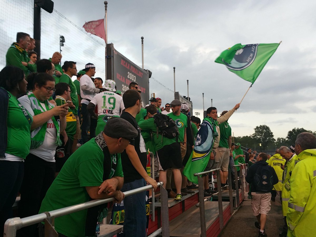 TICCPod's tweet photo. #The5Points were present and singing for the @NYCosmos at #USOC2015 http://t.co/mF30WH9Esy