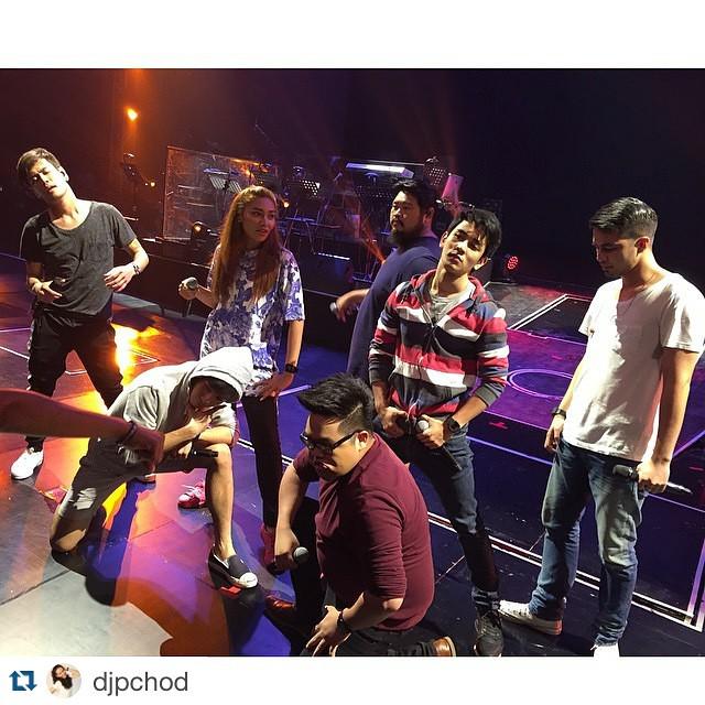 4PodumTimeline's tweet photo. #4โพดำ IG: tum_s_family #Repost @djpchod ・・・
#รายงานสดจากพารากอน #คืนนี้ยังอีกยาวไกล #10Ye… http://t.co/3KlxRUudMK http://t.co/xewdCuorpj
