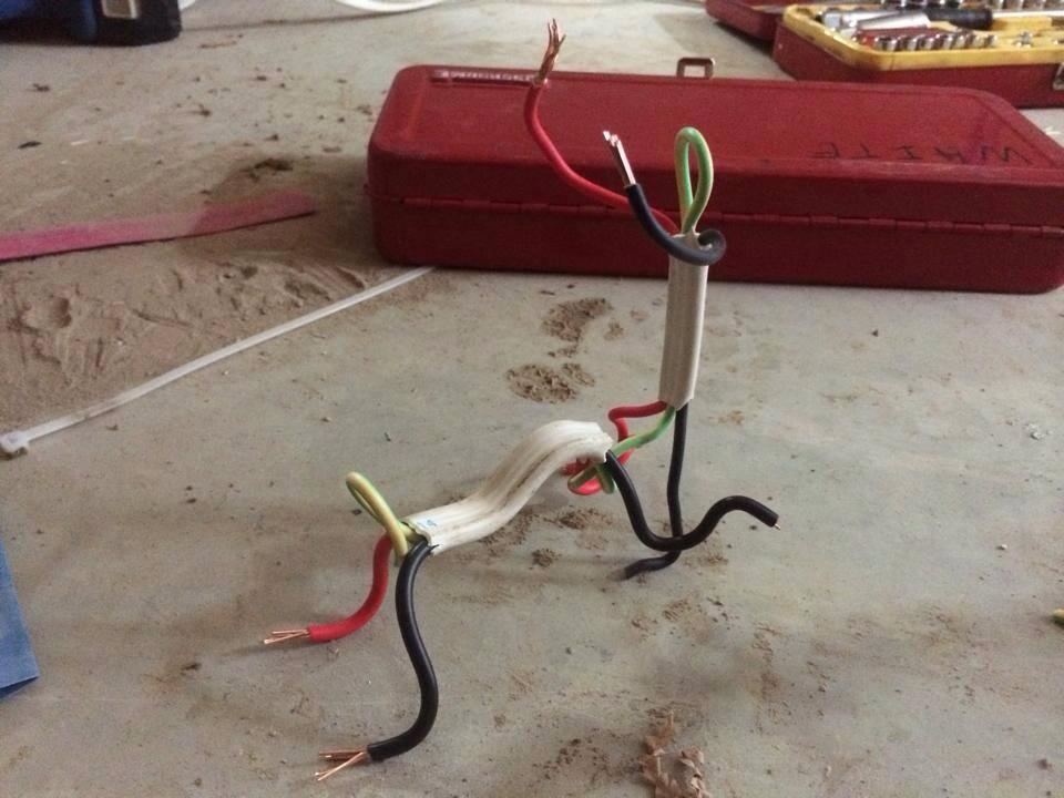 ctbrez's tweet photo. How to recycle old cable on site.! http://t.co/JK3QxLrVcG