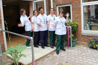 BucksHealthcare's tweet photo. Physios and OTs test out Chartridge ward garden - open today. Eat your heart out #ChelseaFlowerShow http://t.co/Ftd2esQFfg