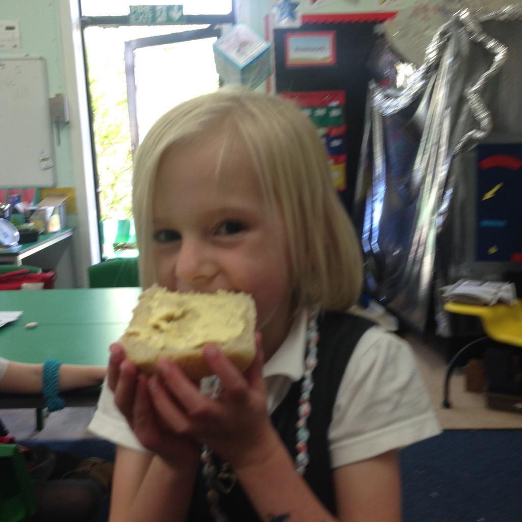LearningLucy2L's tweet photo. What a day! Kodaly, comprehension, weighing &amp; measuring, phonics, baking bread, planting out pumpkins, eating bread! http://t.co/j0QJLwbcv5