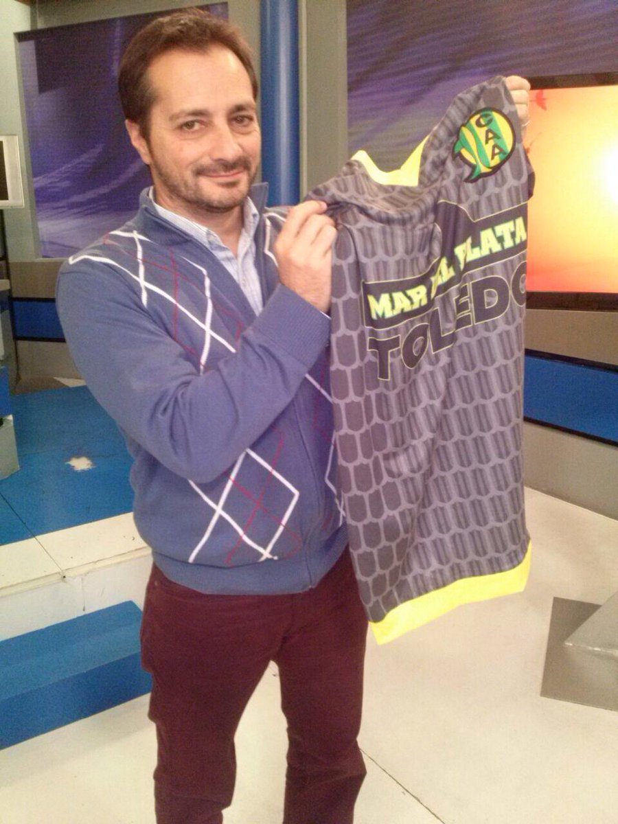 canal8mdp's tweet photo. ¡Sorteamos la camiseta de @clubaldosivi! Para participar: seguinos en @teleochoinforma y RT esta imagen. ¡Suerte! http://t.co/gu5DXzKbz1