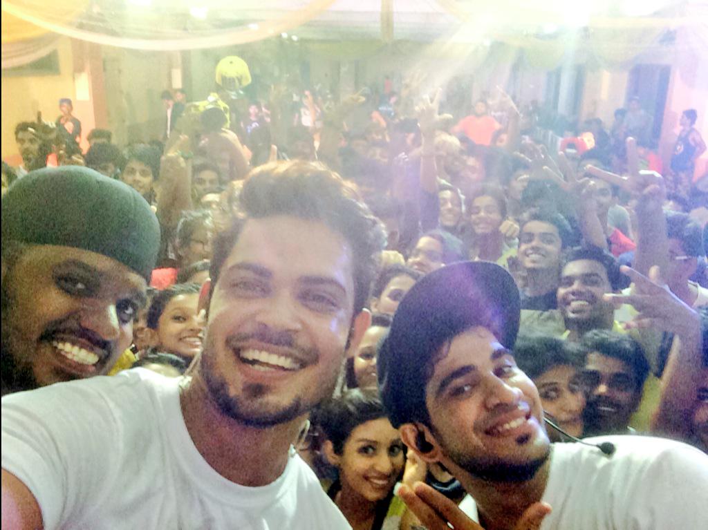 kunwar_amar16's tweet photo. Had grt time with R&amp;P at the workshop, @rahulshettyRz all the best http://t.co/vv41YN90ca