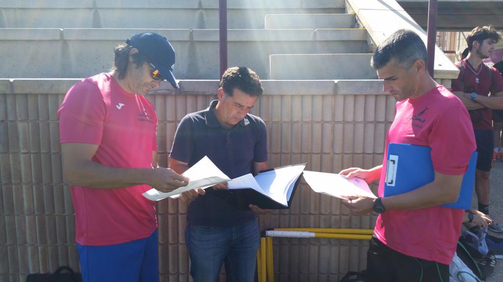 ConraGalan's tweet photo. Empezamos con las pruebas físicas de acceso al Curso Oficial de Entrenador de Elche
#futbol http://t.co/KCVTFbHIu1 http://t.co/FrcXmkC9w8