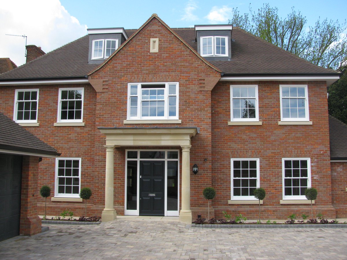 KeyStonework's tweet image. New house in Beaconsfield with a Portico Type A and C1 Cills in Dry-Cast Bath