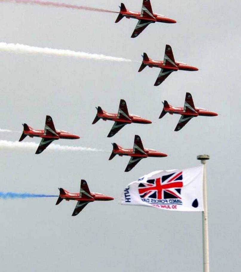 PoppyLegion's tweet photo. It's just under a month until @ArmedForcesDay! Will you join the celebrations? http://t.co/MHblwUhOeS http://t.co/yobULwDyTB