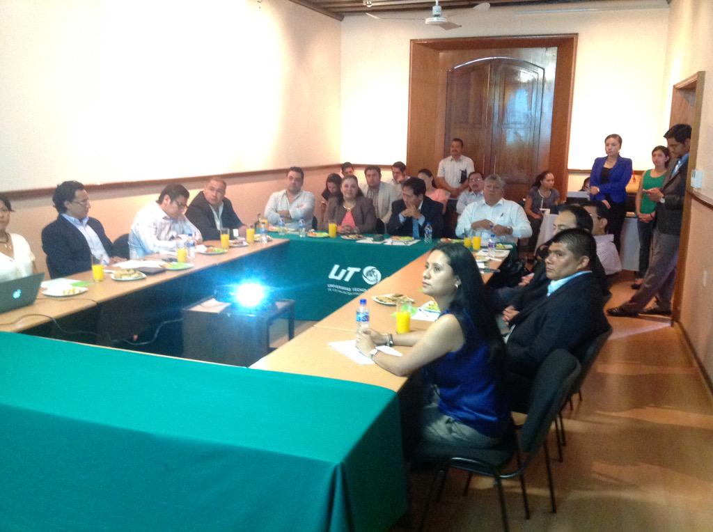 fjulianluna's tweet photo. Doy la bienvenida a las y los miembros del Consejo de Vinculación de la @utvco | @CEMSSCT_GobOax @COEPESOaxaca http://t.co/xfCwf3DFBV