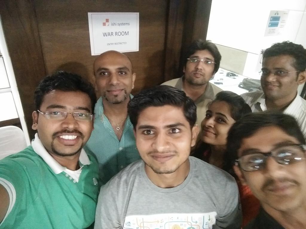 mehtadhaval07's tweet image. Some more selfies... With the organizers of #io15ahmedabad... #javameetup