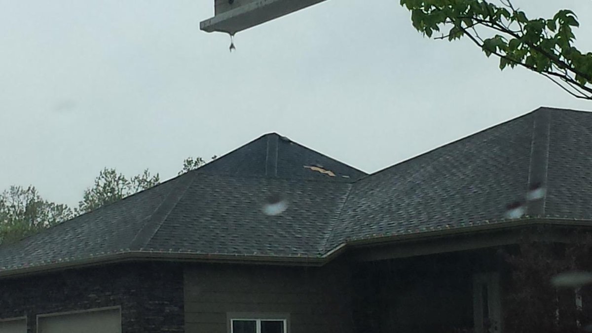 Lomowla's tweet photo. This is my damaged roof with water pouring into my house. #TransconaRoofing saved the day! Thanks Rich Marchetti! http://t.co/C3puxNV4xr