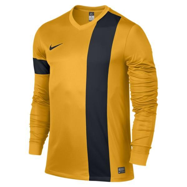 Remyca18s's tweet photo. What kit would you like us to wear next season. http://t.co/iYvM6sh41V