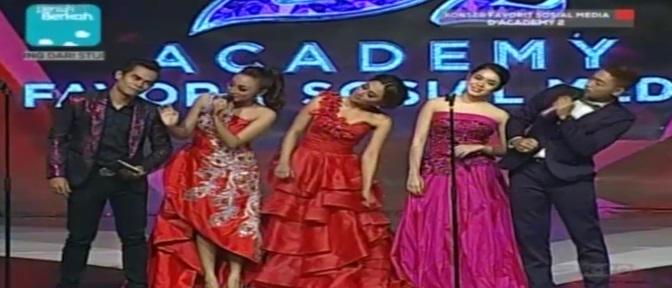 Indosiar's tweet photo. Sukses ya sayyy.. lucu ya @DA2_Ady @DA2_Intan @DA2_Tria @DA2_Endah @DA2_Irwan #EksisDA2 http://t.co/YEPviCvJo0