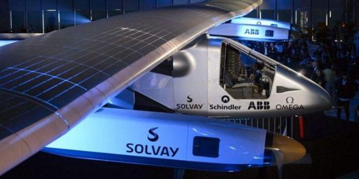BizDevelopmnt's tweet photo. Solar Impulse 2 Before the Longest Section of the Flight Around the World http://t.co/uMPJfVw7K6 http://t.co/sb2bwctUmw