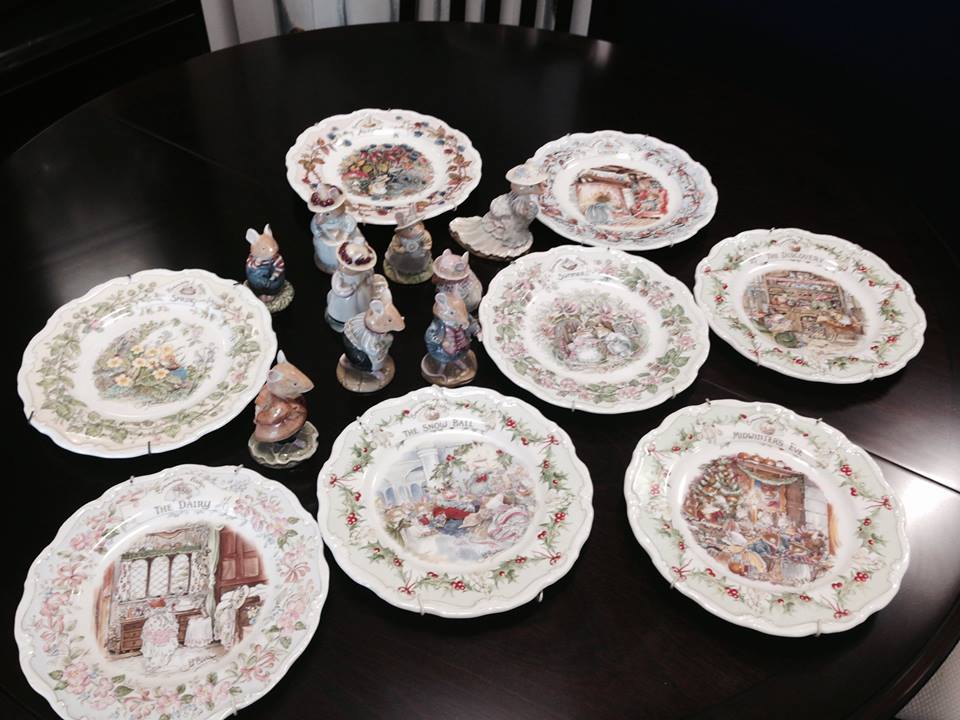 UpcycleBrum's tweet image. #Upcycletoday A delightful box of Royal Doulton figures and matching plates - Come visit us and take a peek!