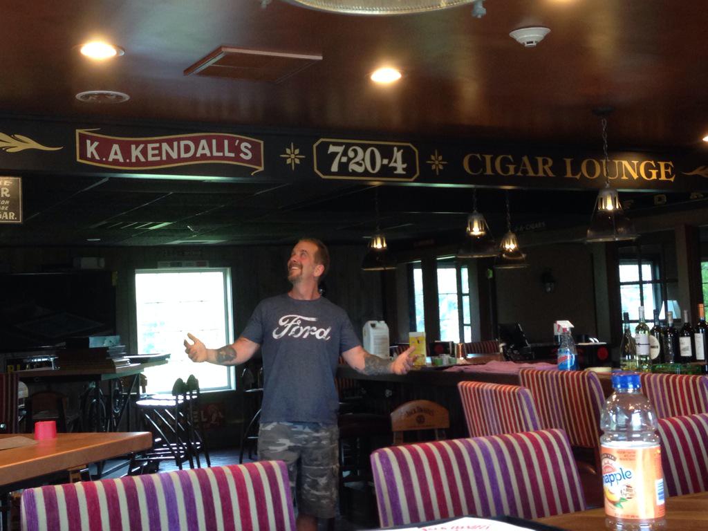 KurtKendall7204's tweet photo. Almost open new #worldHQ #newhampshire #support7204 @Twinssmokeshop http://t.co/yoqbw1Z51g