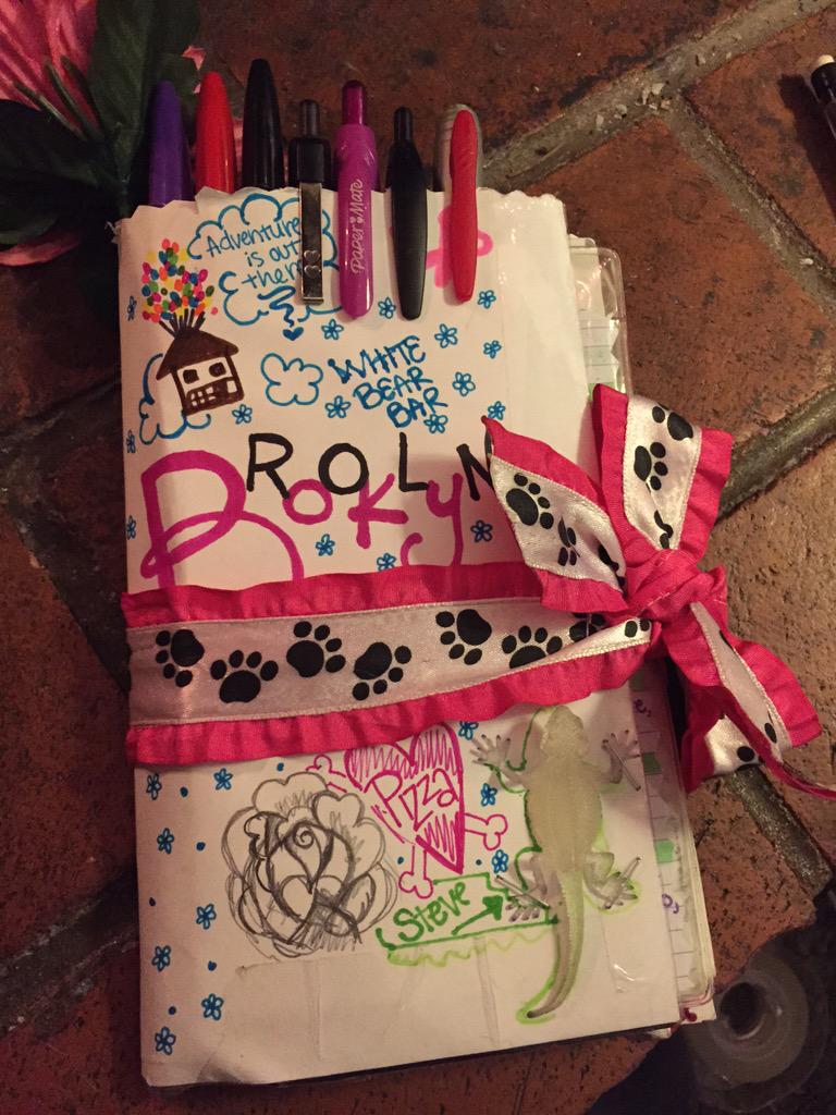 itsBklynBitch_'s tweet photo. Crafty crafty😄 #serverbook #diy http://t.co/5Sx37ZvxCd