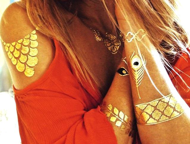 #Summer's #musthave #accessory fits in @ any #musicfestival, the #beach, or a BBQ! ow.ly/NwaiE