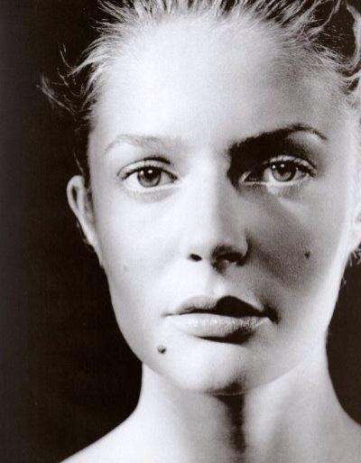 Catherine Deneuve + Marcello Mastroianni = Chiara Mastroianni.

Happy birthday Chiara... 