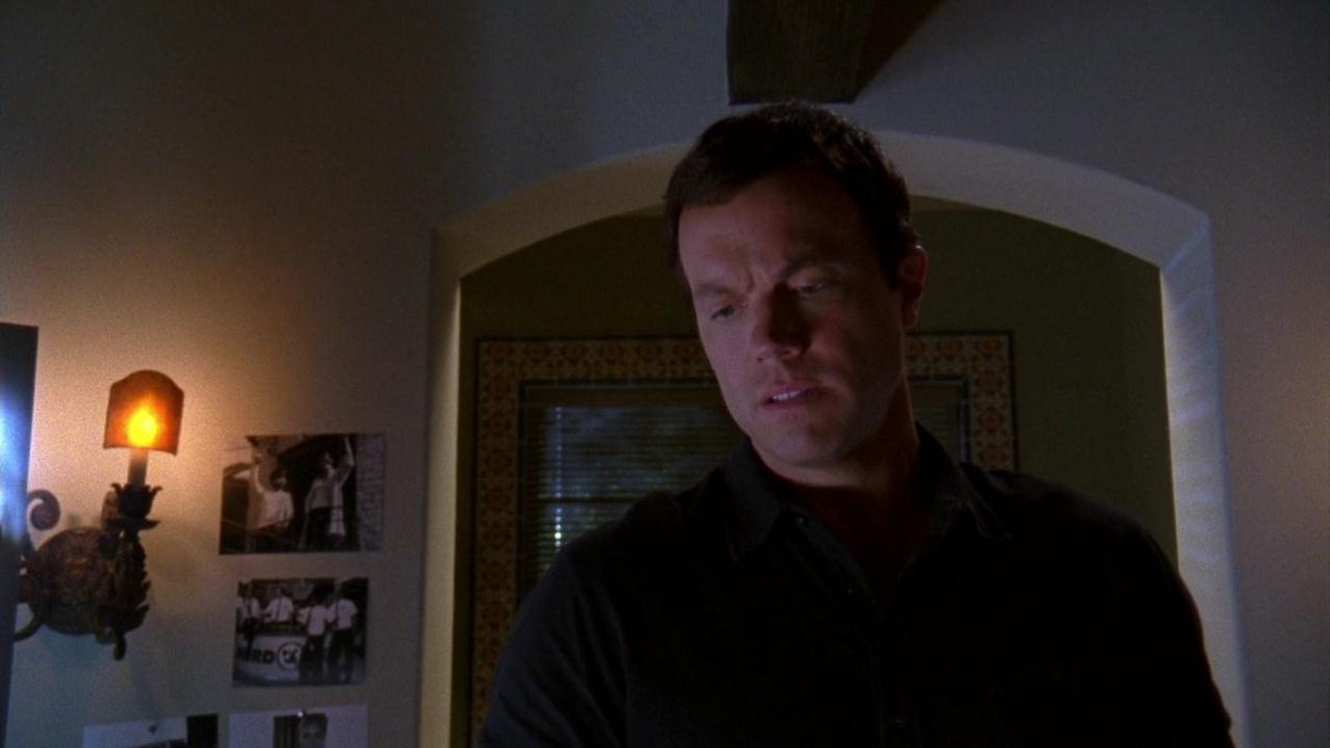 Man4wweladies's tweet image. #49C After The General signs off, Casey cocks his pistol saying he use to like the sound of the gun. #Chuck