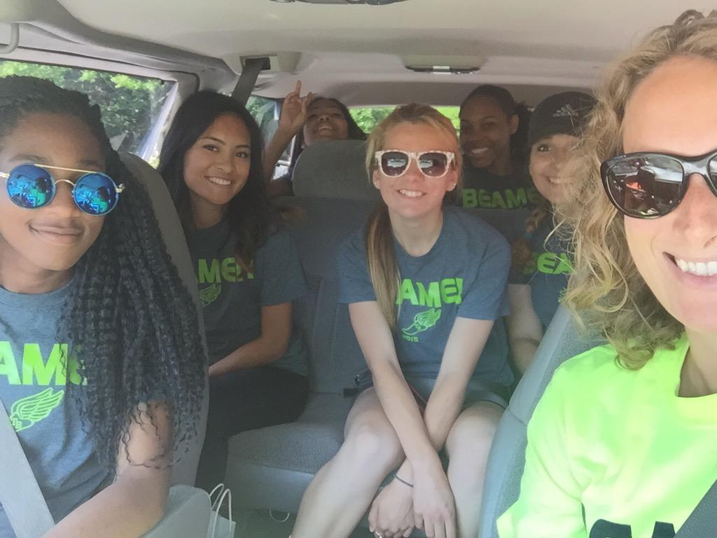 BeamerTrack's tweet photo. Beamer track is off to state!! 🏃💙💚 http://t.co/gW2b5OKNuX