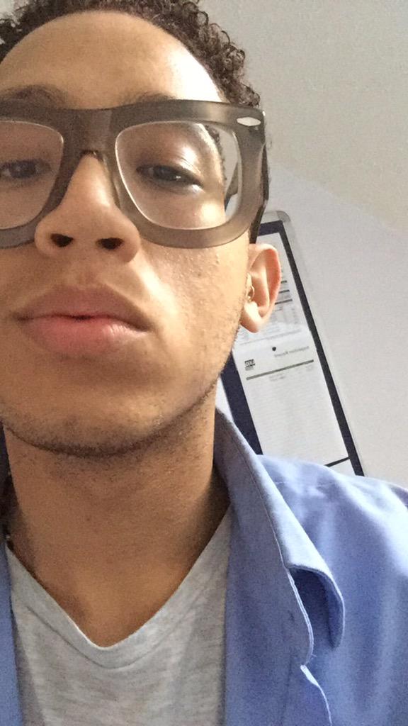 kalanbai's tweet image. my glow expired. #mattevibes