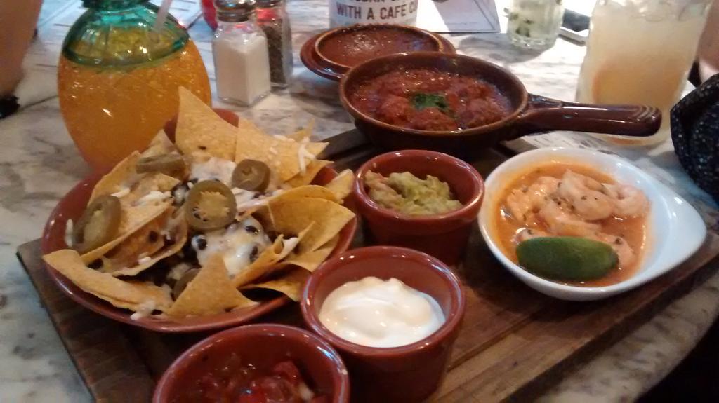 chiayu7854's tweet photo. #RevoluciondeCuba
#tapas and #cocktail ! http://t.co/zx8pWv7SUU