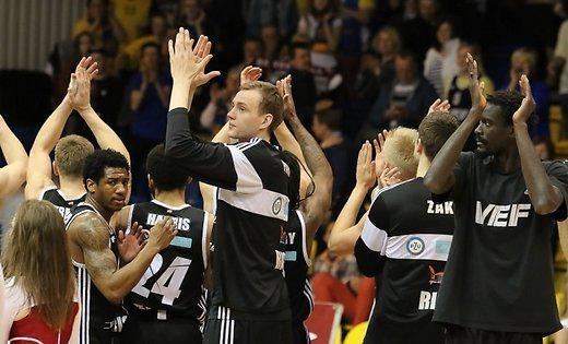 DelfiLV's tweet photo. 'VEF Rīga' atgūst 'Aldaris' LBL čempionu titulu http://t.co/CIoR7d8DoT http://t.co/MtXmMQzjUs