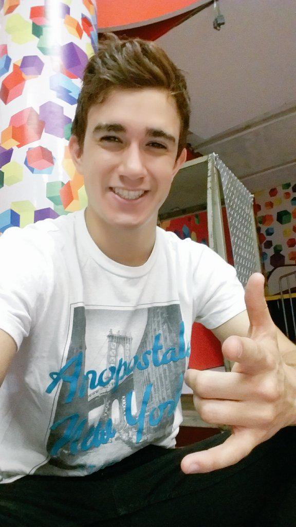 _rusovlogs's tweet photo. Se estan preparando nuevas sorpresas para ustedes no se lo pierdan #Acabatelo #MarucaYOrata http://t.co/EYIUjKFJbE