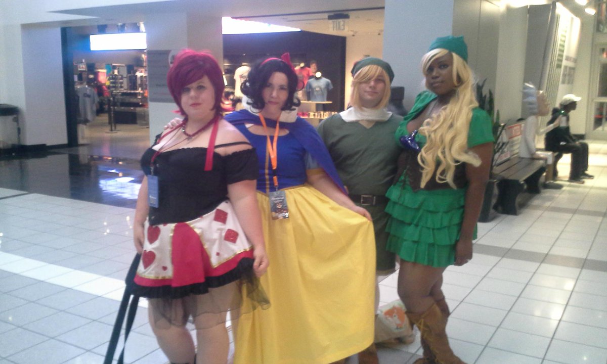 CNNCenter's tweet image. Great time seeing the wickedly creative costumes from #MomoCon2015! #CNNCenter