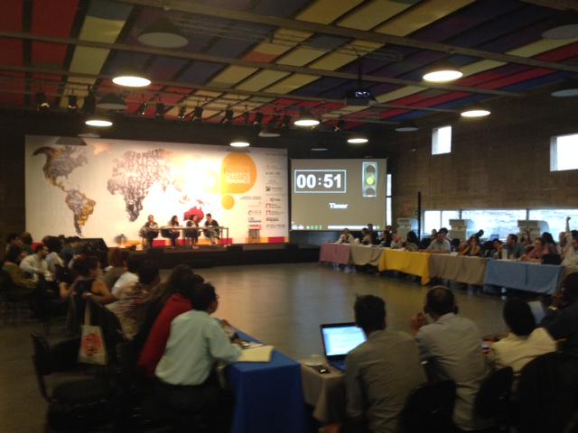 anacernov's tweet photo. #Day4 Fun UN HR Council simulation #ColoquioDH #DHeRuas #ProtestResolution http://t.co/p4CO3CTtVd