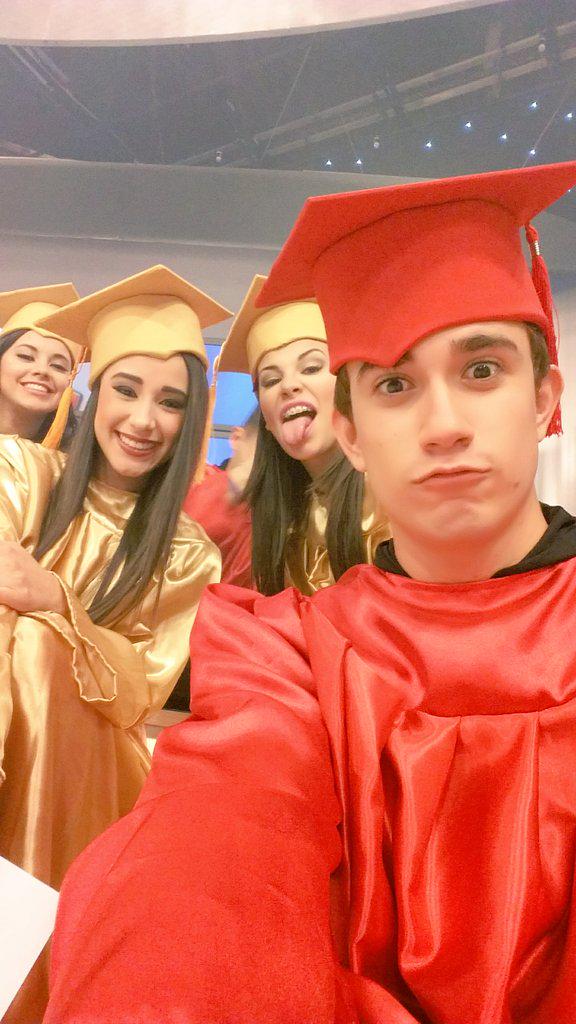 _rusovlogs's tweet photo. Ayer en la #Celebraduacion @_JesseMtz @lizeelizondo @Nayvidiaz http://t.co/o9eCssaOSb