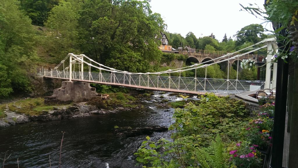 Cheer's <a href="/ChainbridgeH/">Chainbridge Hotel</a> , Superb!