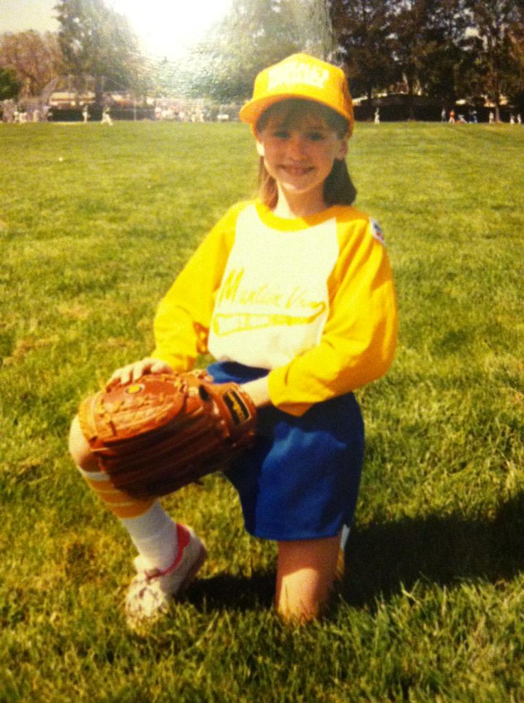 MeganMoreaux's tweet photo. #tbt my softball days... #awkwardstage #goldeneagles #notquitealeagueoftheirown #oversizedeverything #lookingoodkid http://t.co/ladRhk4xSS
