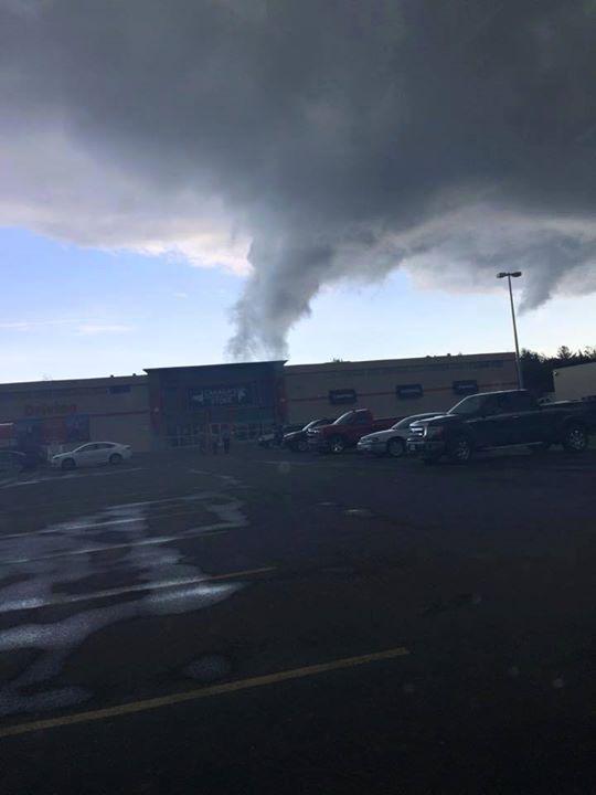 This is so close from here! #oromocto #nbstorm facebook.com/NewBrunswickst… <a href="/breakingweather/">Breaking Weather by AccuWeather</a> <a href="/accuweather/">AccuWeather</a> <a href="/weathernetwork/">The Weather Network</a>