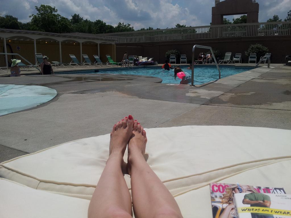 ShannonN324's tweet photo. Ohio sunshine time with my best friend! http://t.co/Om3bKdrsj0
