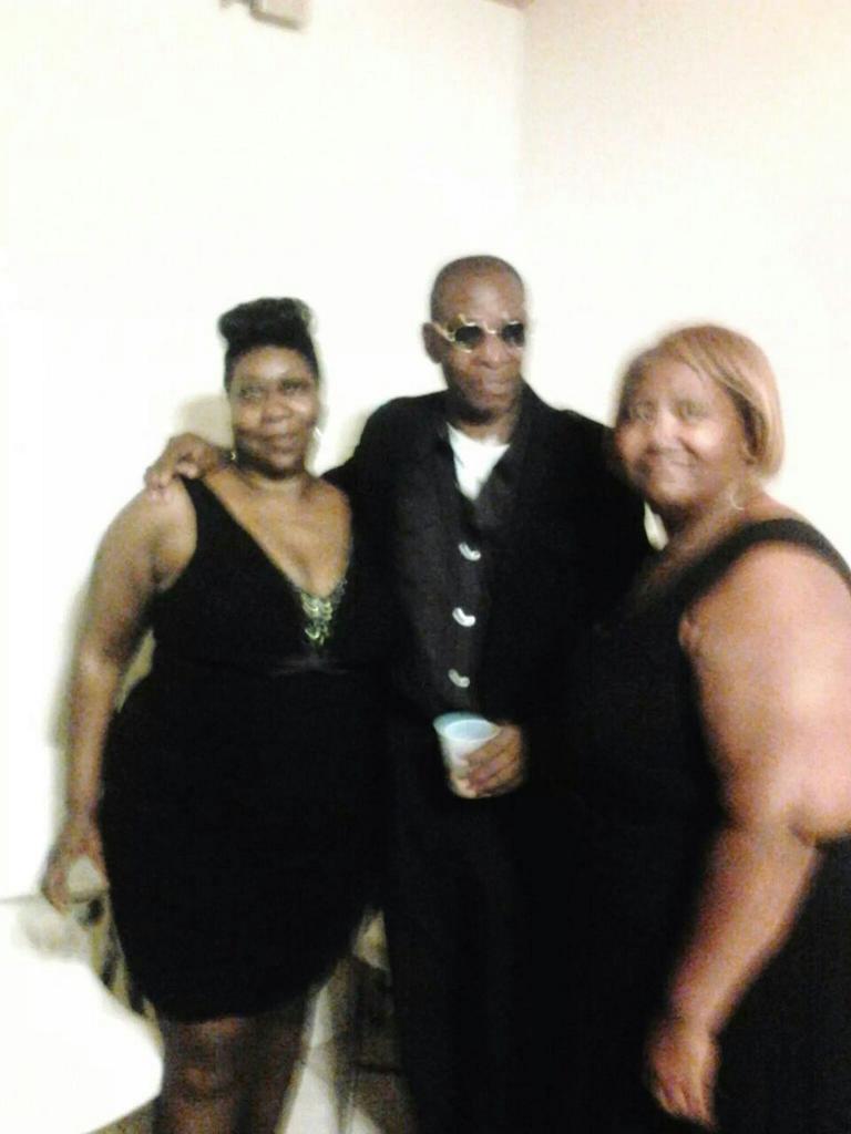GAganun's tweet photo. Roland and Angela http://t.co/mHpLc0QGnq
